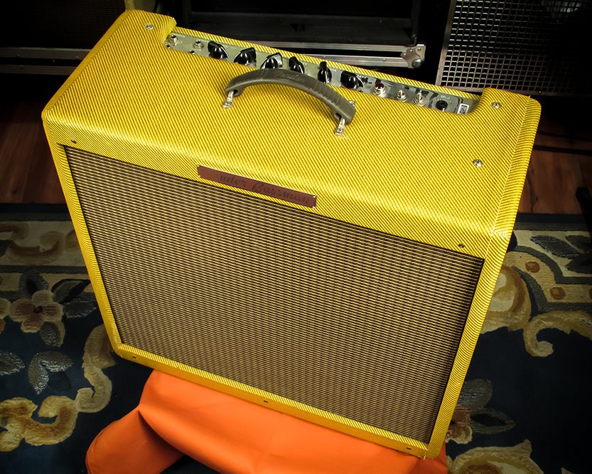 Amplificador Bassman con acabado amarillo