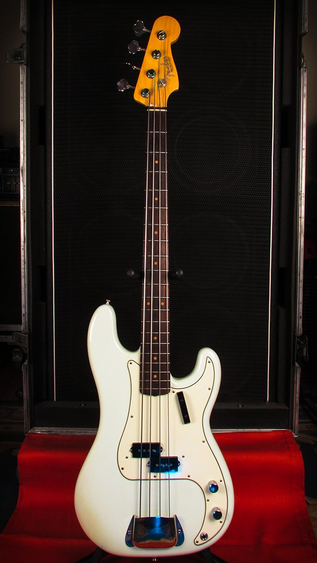 Bajo eléctrico tipo Precision Bass