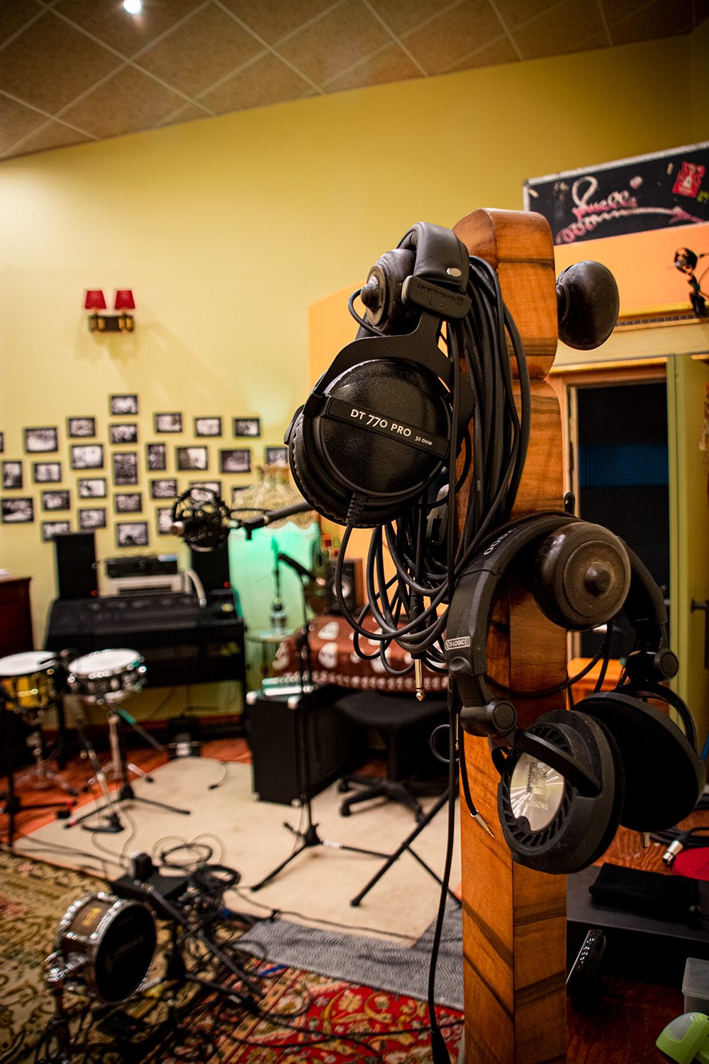 Auriculares de estudio incluyendo Beyerdynamic DT 770 Pro